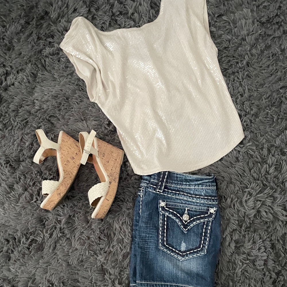 Kira brand shiny sequin blouse/tshirt